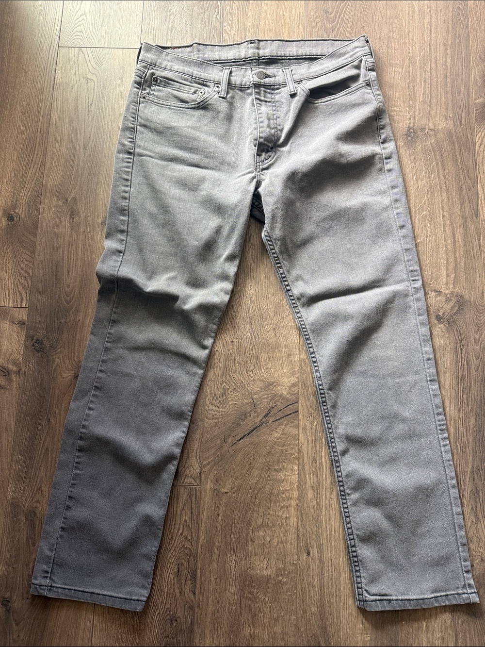 Levi's Men's Grey Slim Straight Jeans